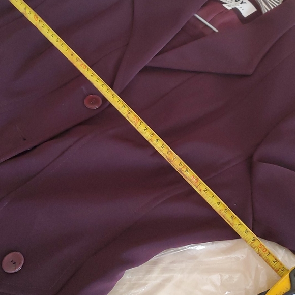 NY New York 2 piece skirt suit - Picture 7 of 8